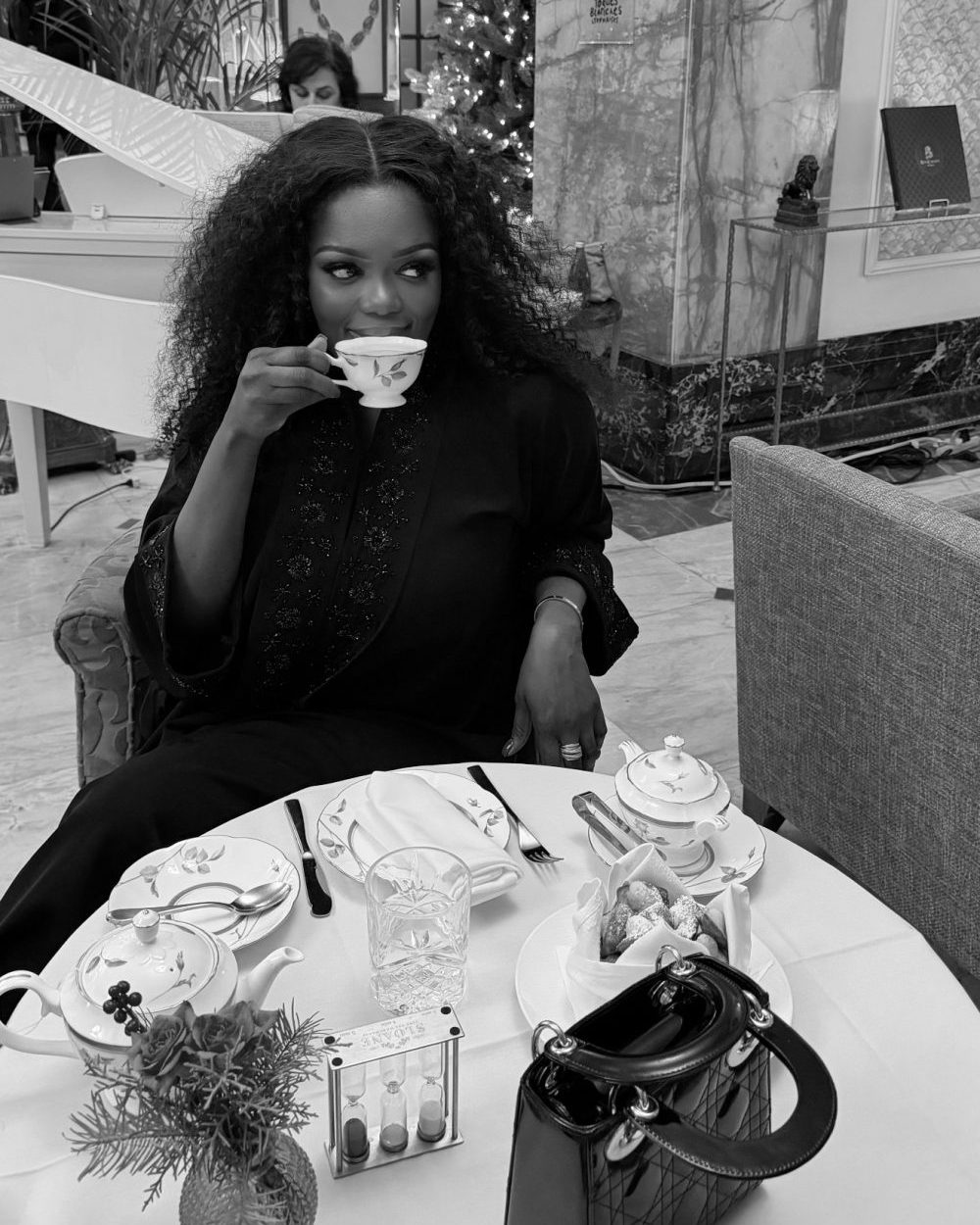 Sultana-Noir-3 Sultana-Noir-3